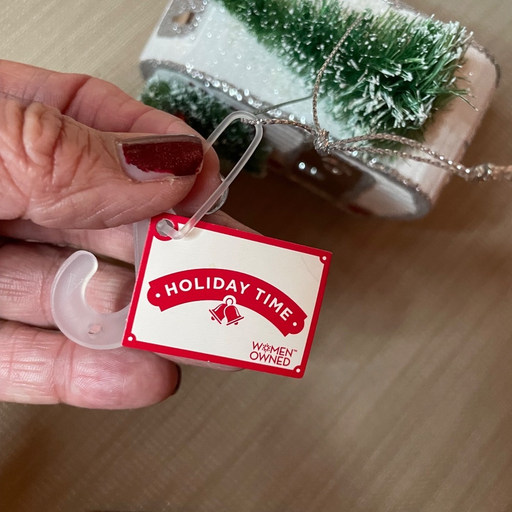 Christmas Ornament, Nostalgic Travel trailer - Picture 9 of 9